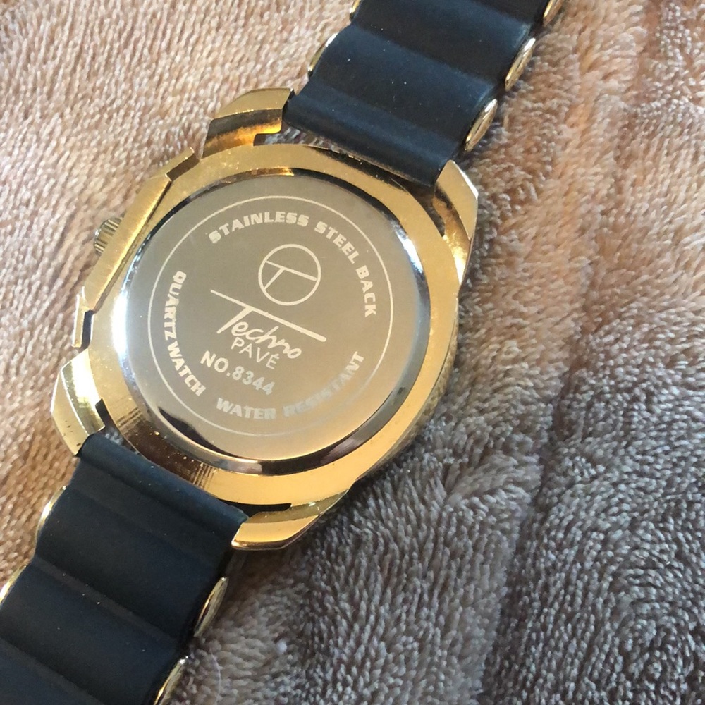Watch - Picture 3 of 3